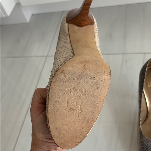 Stuart Weitzman Two Tone Watersnake Platform Pumps
7.5 - Picture 3 of 6